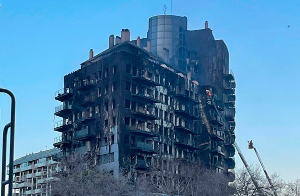 apertura de las investigaciones incendio campanar guillermo arago togas y tributos abogados